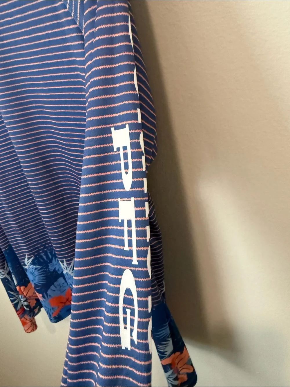 Columbia PFG Long Sleeve Fishing Shirt Rash Guard Blue Pink Stripe Floral Large